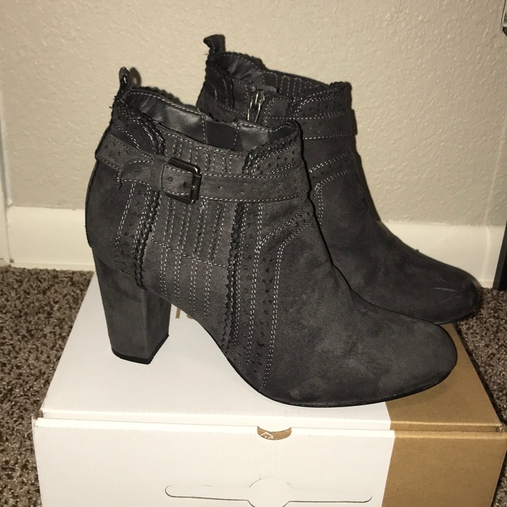 Gray short heeled boots